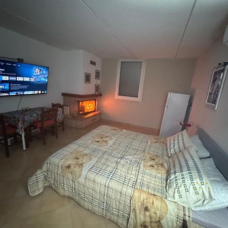 Private Room With Independent Entrance Аркоре Екстериор снимка